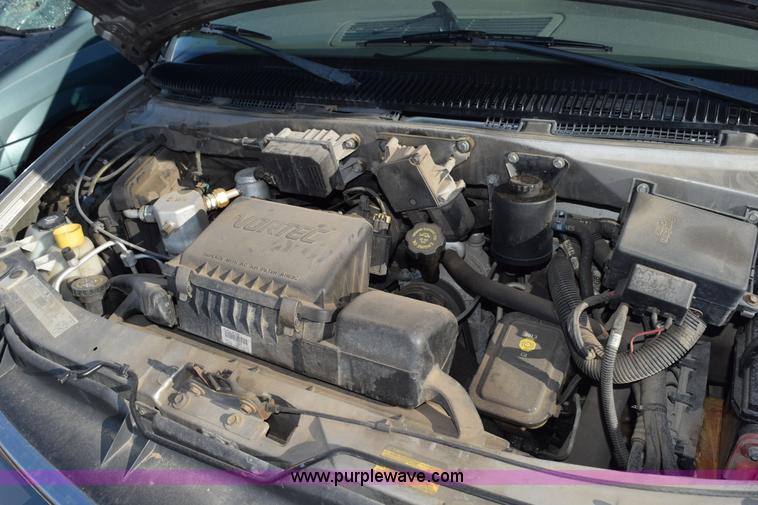 image for item L5859 2002 GMC Safari van