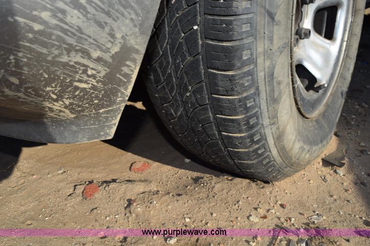 image for item L5859 2002 GMC Safari van