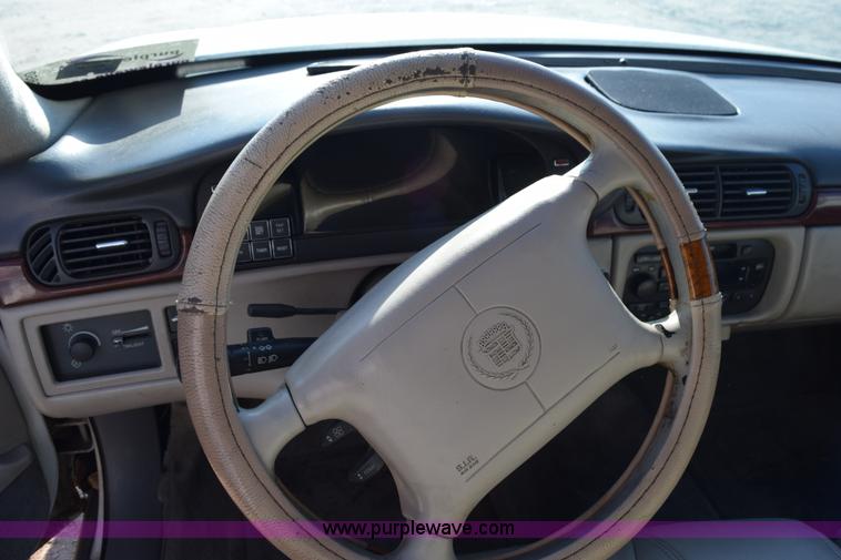 image for item L5860 1997 Cadillac DeVille