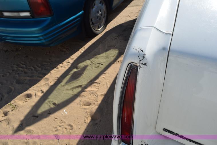 image for item L5860 1997 Cadillac DeVille