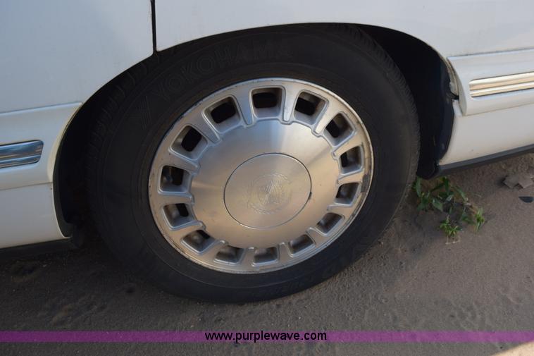 image for item L5860 1997 Cadillac DeVille
