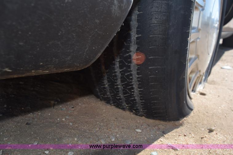 image for item L5860 1997 Cadillac DeVille