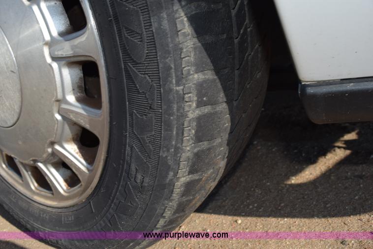 image for item L5860 1997 Cadillac DeVille