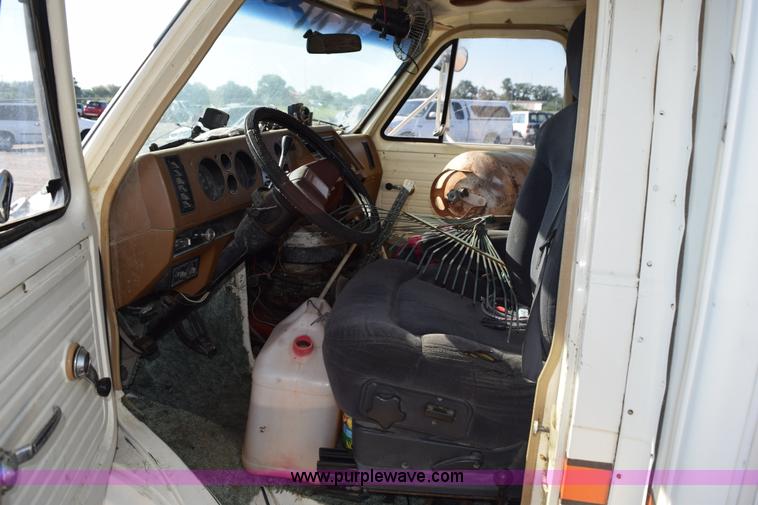 image for item L5861 1978 GMC Starcraft RV
