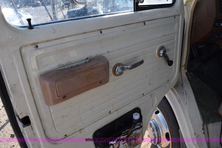 image for item L5861 1978 GMC Starcraft RV