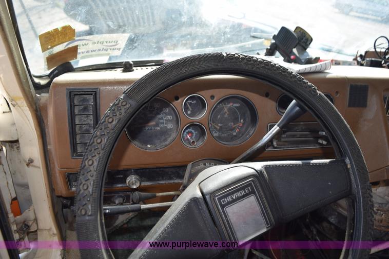 image for item L5861 1978 GMC Starcraft RV