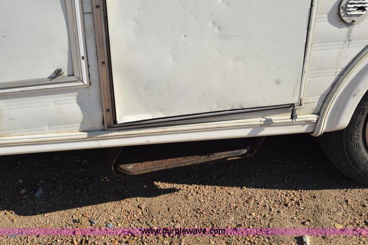 image for item L5861 1978 GMC Starcraft RV