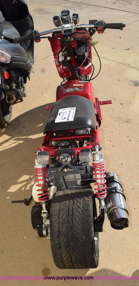 image for item L5862 2013 Huzhom moped