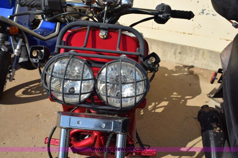 image for item L5862 2013 Huzhom moped