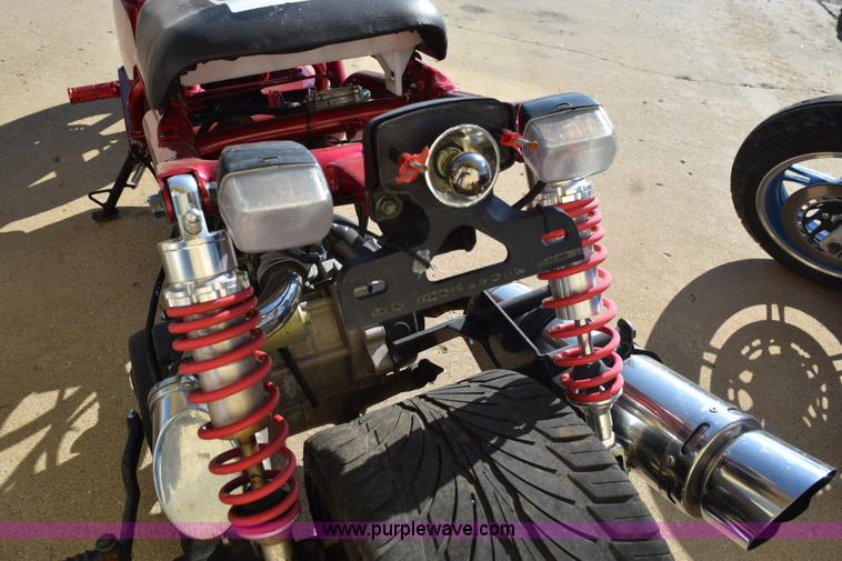 image for item L5862 2013 Huzhom moped