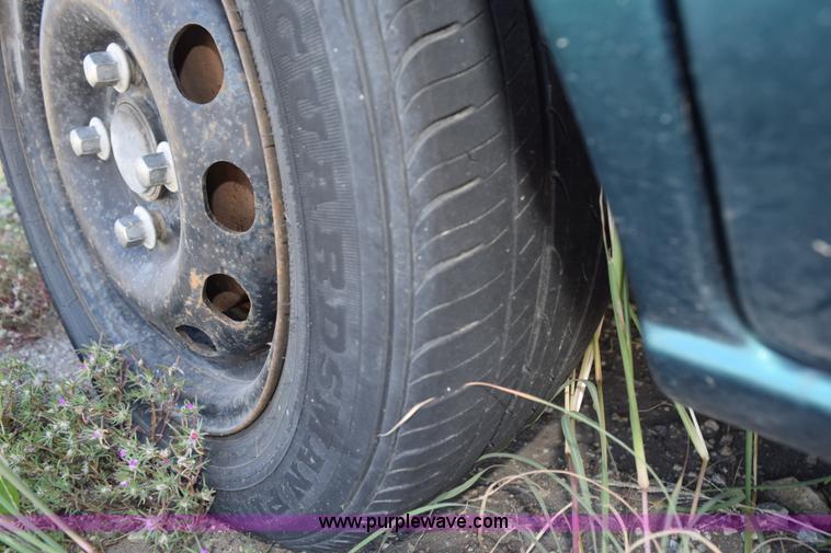 image for item L5865 1998 Ford Contour LX