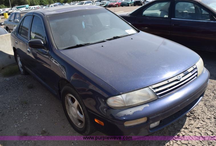 image for item L5867 1995 Nissan Altima