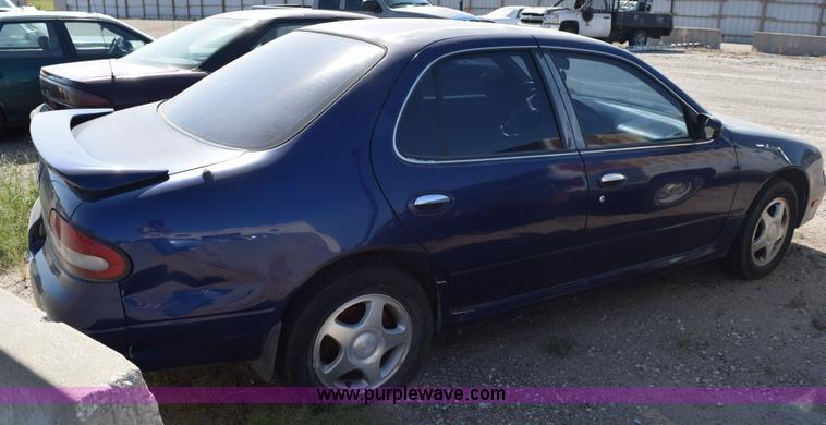 image for item L5867 1995 Nissan Altima