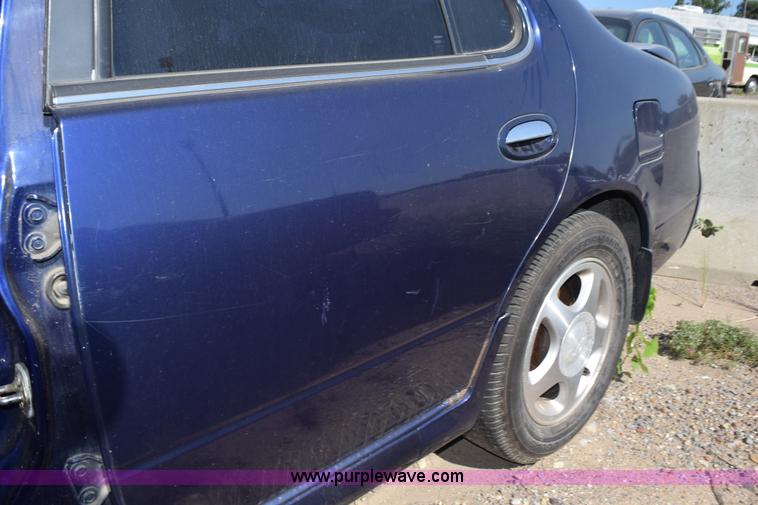 image for item L5867 1995 Nissan Altima