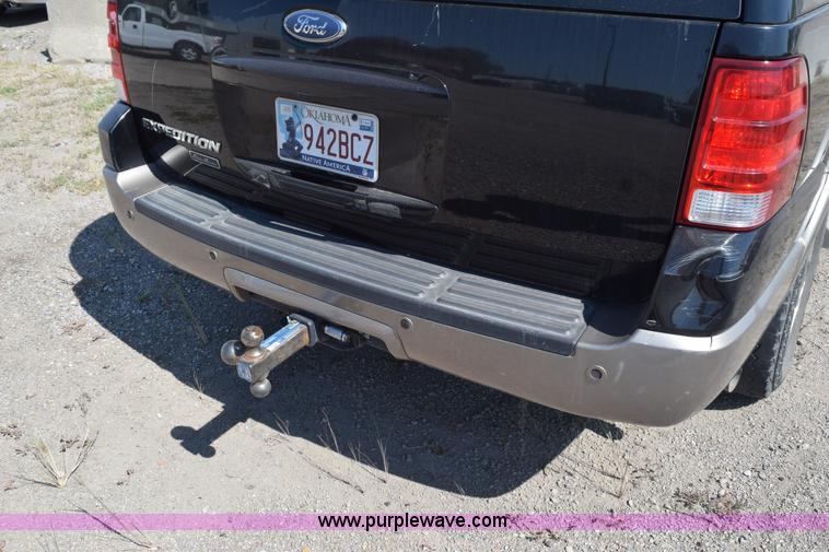 image for item L5868 2004 Ford Expedition Eddie Bauer SUV