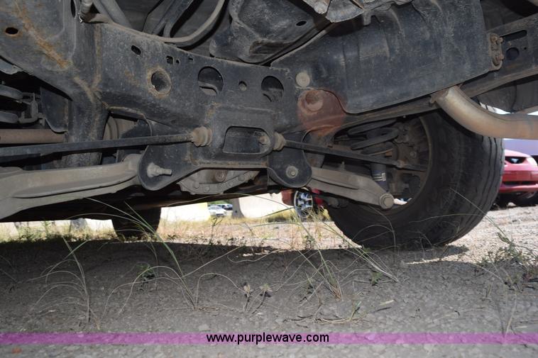 image for item L5868 2004 Ford Expedition Eddie Bauer SUV