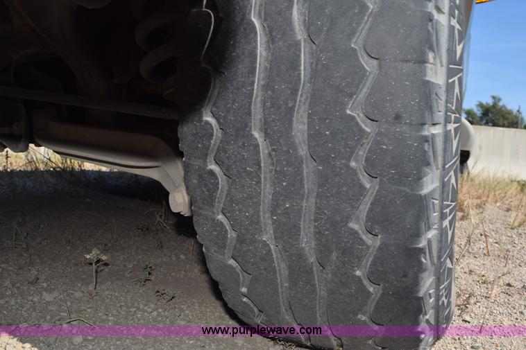 image for item L5868 2004 Ford Expedition Eddie Bauer SUV