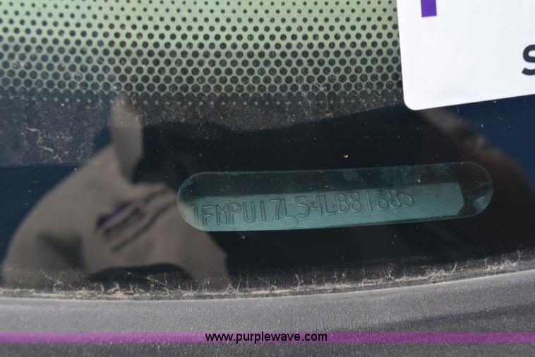 image for item L5868 2004 Ford Expedition Eddie Bauer SUV