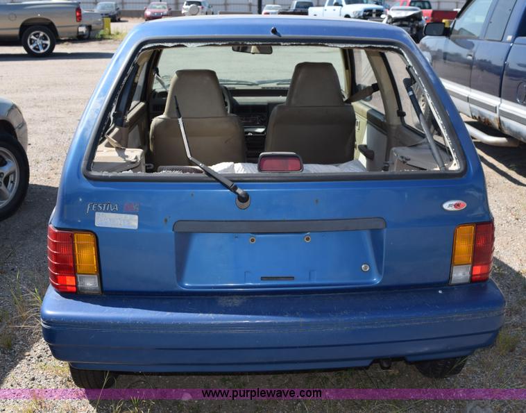 image for item L5869 1991 Ford Festiva GL