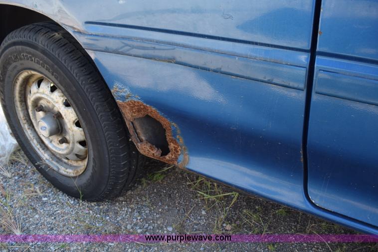 image for item L5869 1991 Ford Festiva GL