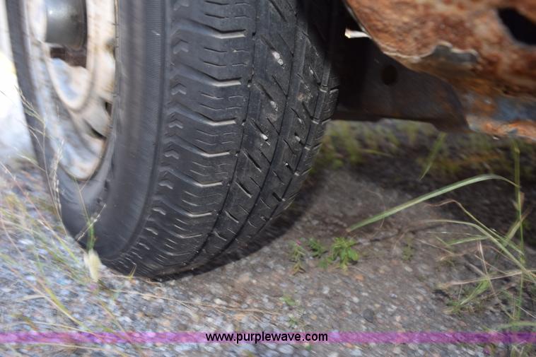 image for item L5869 1991 Ford Festiva GL