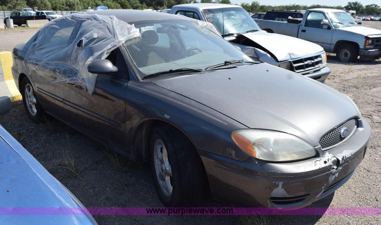 image for item L5870 2004 Ford Taurus SE