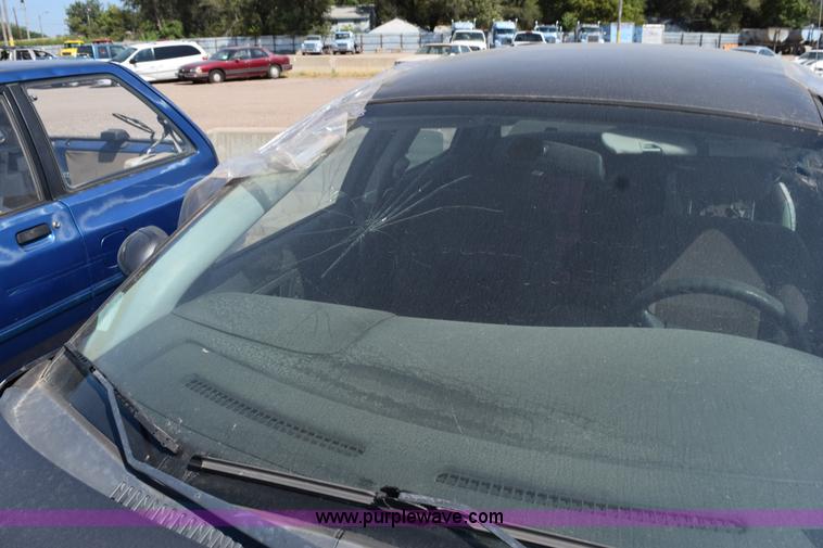 image for item L5870 2004 Ford Taurus SE