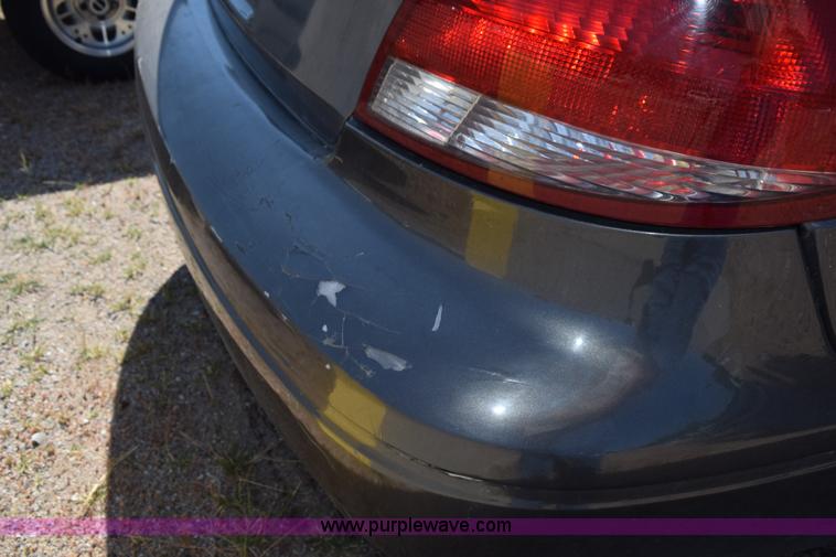 image for item L5870 2004 Ford Taurus SE