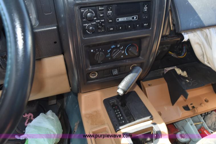 image for item L5871 1997 Jeep Cherokee Sport SUV