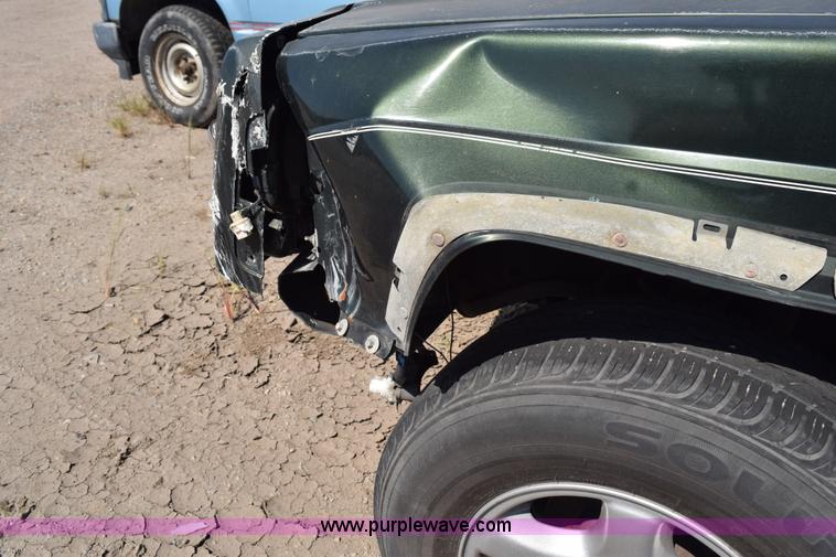 image for item L5871 1997 Jeep Cherokee Sport SUV