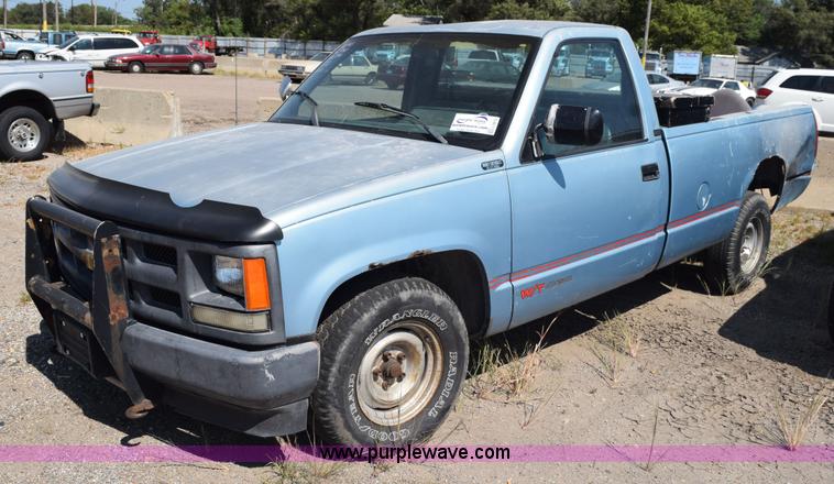 image for item L5872 1991 Chevrolet 1500 pickup truck