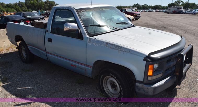 image for item L5872 1991 Chevrolet 1500 pickup truck