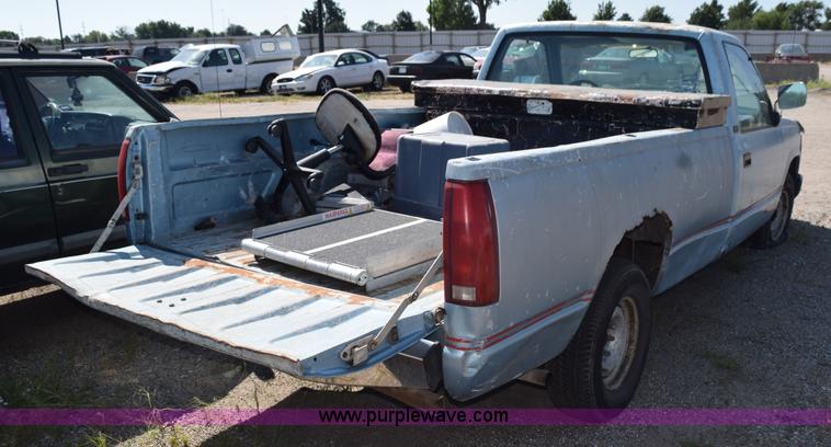 image for item L5872 1991 Chevrolet 1500 pickup truck