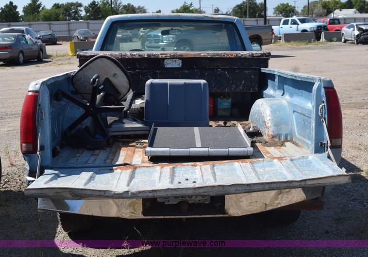image for item L5872 1991 Chevrolet 1500 pickup truck