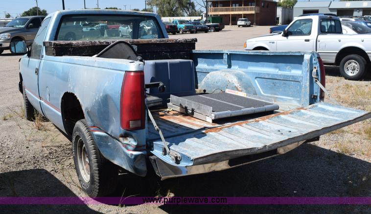 image for item L5872 1991 Chevrolet 1500 pickup truck