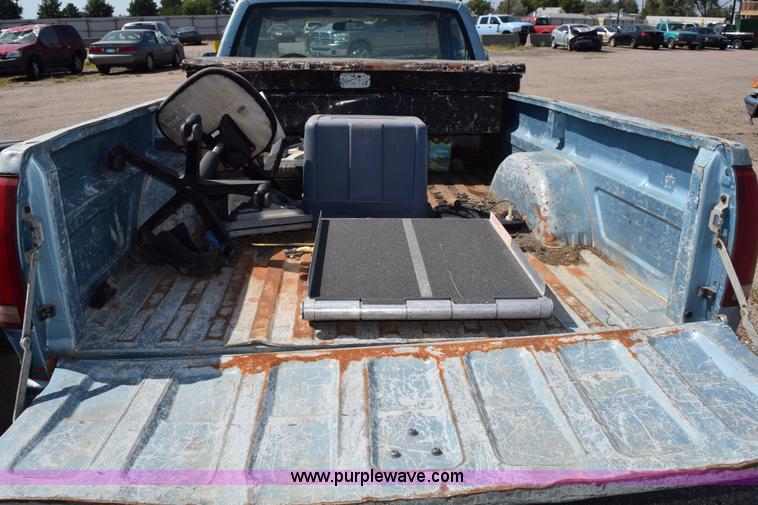 image for item L5872 1991 Chevrolet 1500 pickup truck