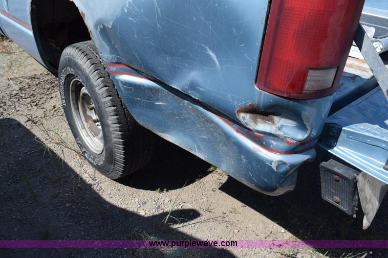 image for item L5872 1991 Chevrolet 1500 pickup truck