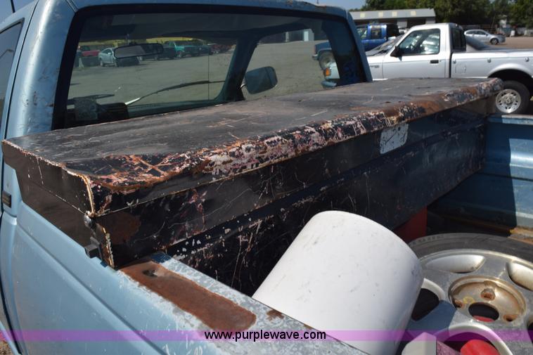 image for item L5872 1991 Chevrolet 1500 pickup truck