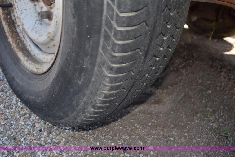 image for item L5872 1991 Chevrolet 1500 pickup truck