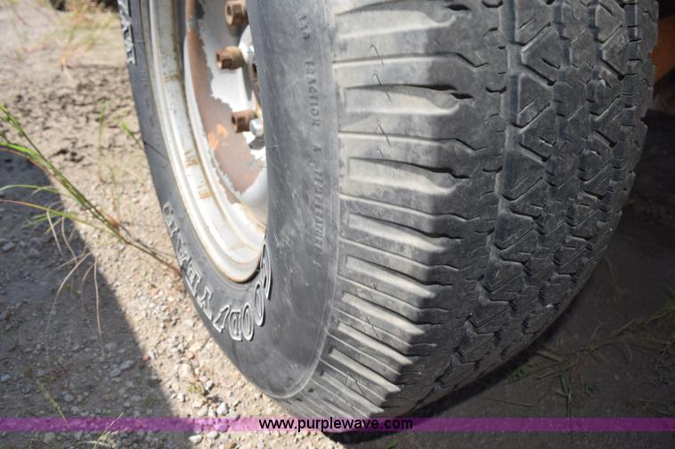 image for item L5872 1991 Chevrolet 1500 pickup truck