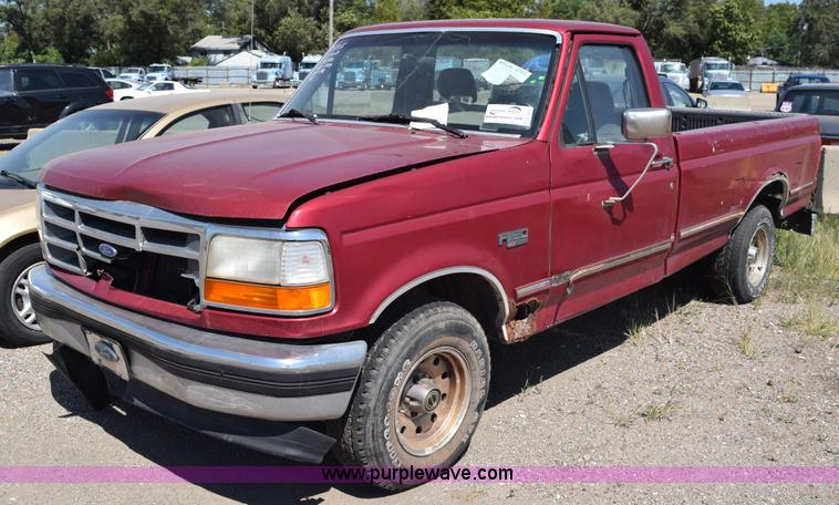 image for item L5875 1995 Ford F150 pickup truck