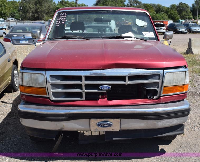 image for item L5875 1995 Ford F150 pickup truck
