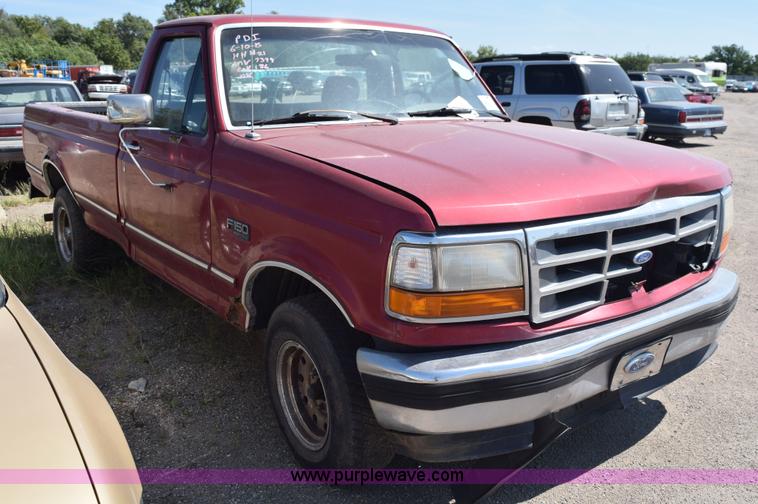 image for item L5875 1995 Ford F150 pickup truck