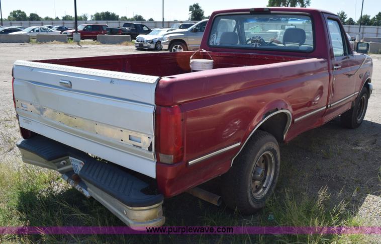 image for item L5875 1995 Ford F150 pickup truck