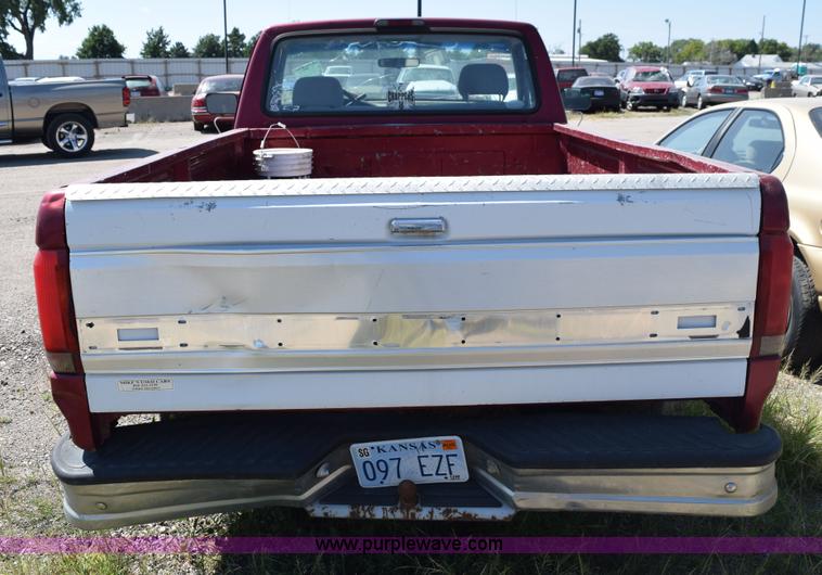 image for item L5875 1995 Ford F150 pickup truck