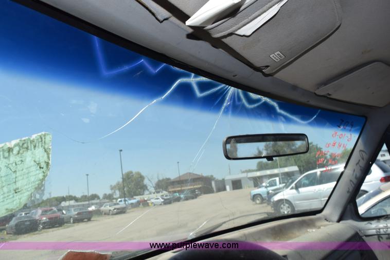 image for item L5875 1995 Ford F150 pickup truck