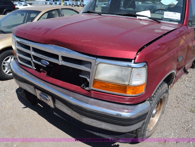 image for item L5875 1995 Ford F150 pickup truck