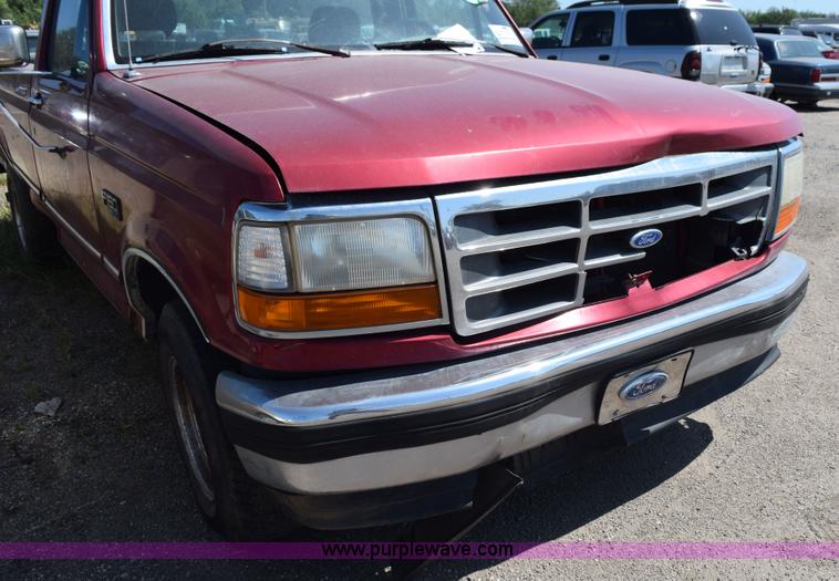 image for item L5875 1995 Ford F150 pickup truck