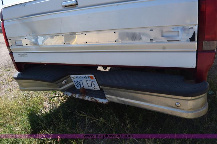 image for item L5875 1995 Ford F150 pickup truck