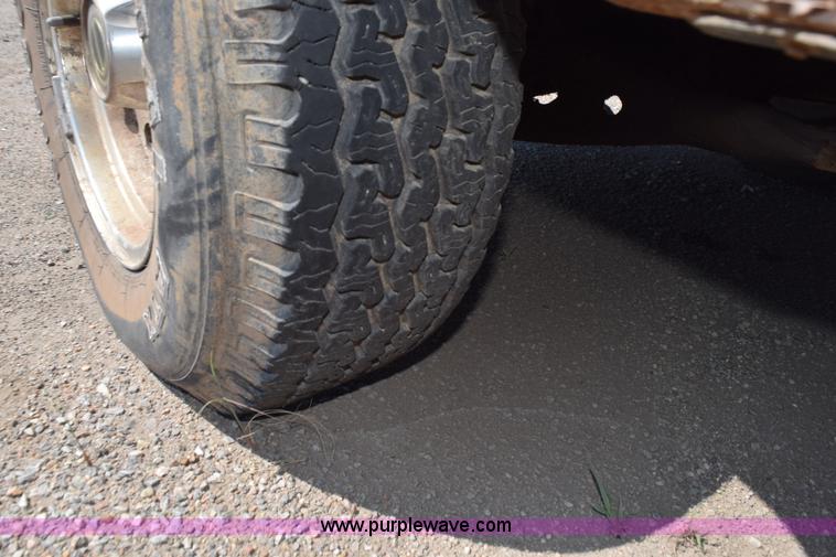 image for item L5875 1995 Ford F150 pickup truck